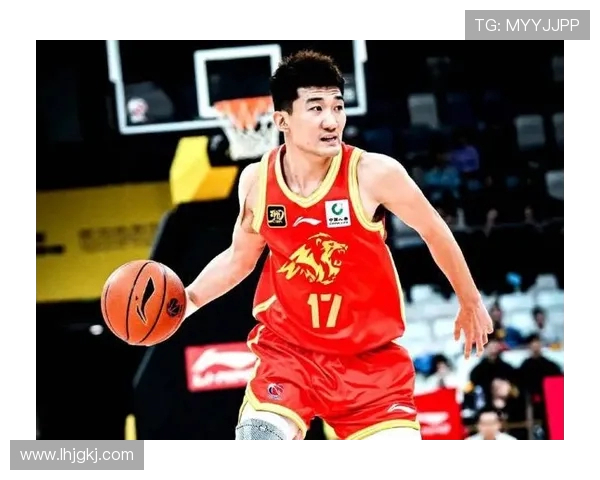 孙铭徽领衔中国男篮新一代后卫崛起 跨越挑战重塑团队核心地位 孙铭徽领衔中国男篮新一代后卫崛起 跨越挑战重塑团队核心地位