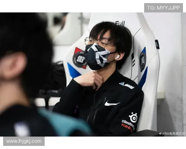 UP战队迎战RA挑战赛激烈开战 聚焦两队实力对决与战略博弈