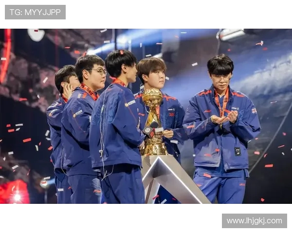 JDG战队实力引发热议电竞圈对其表现的不同看法与争论