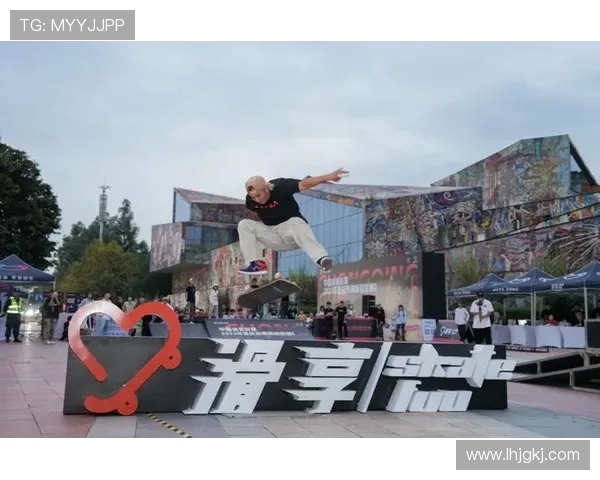 重庆滑板队的速度变革引发热议展现年轻力量与城市活力