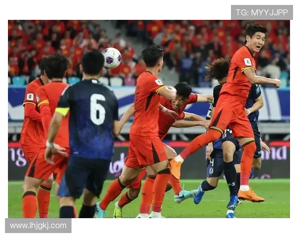 基尔队与怕德博恩的激烈对决展现足球魅力与团队精神